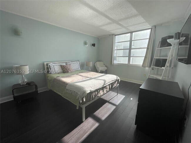 Foto del edificio - 2750 NE 183rd St