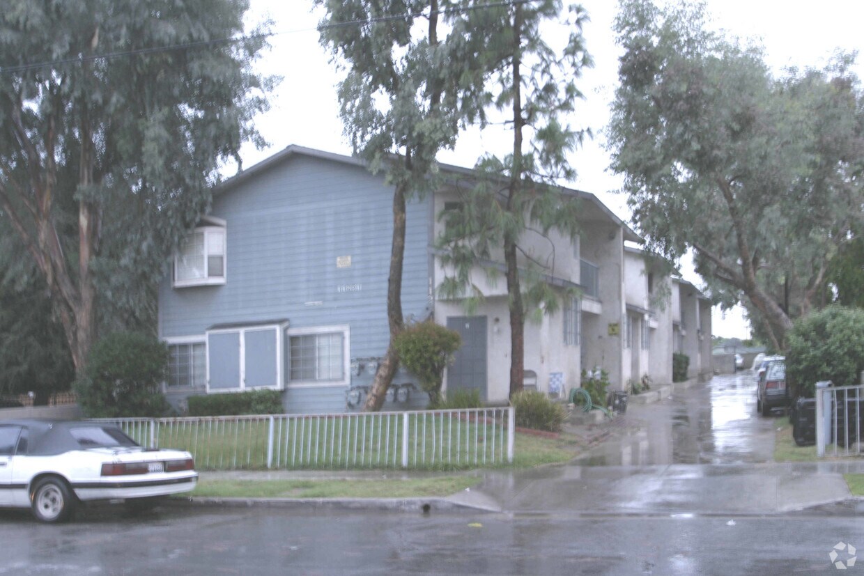 Foto del edificio - 11251 Wright Rd