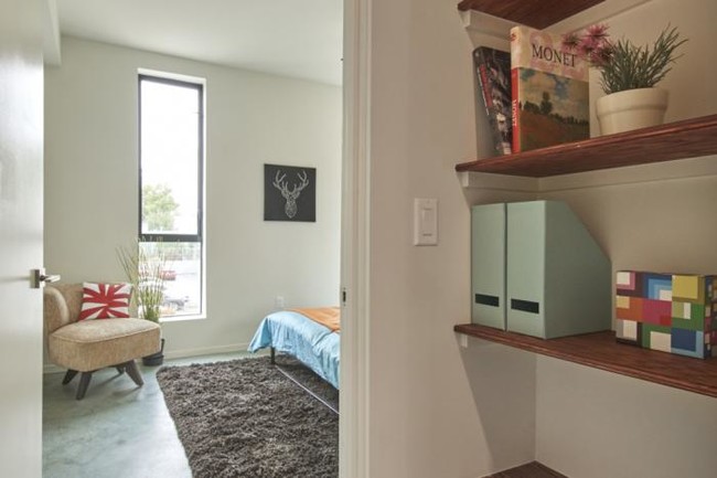 Building Photo - 1 bedroom in Los Angeles CA 90057