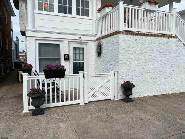 Foto del edificio - 7 N Rosborough Ave