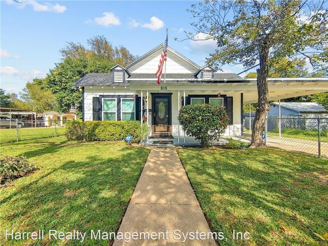 4 br, 2 bath House 815 N. 34th Street House Rental in Waco, TX