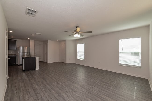 Building Photo - 5319 New Friendship Pl