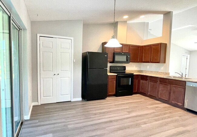 Foto del edificio - 1459 Saxony Rd SW