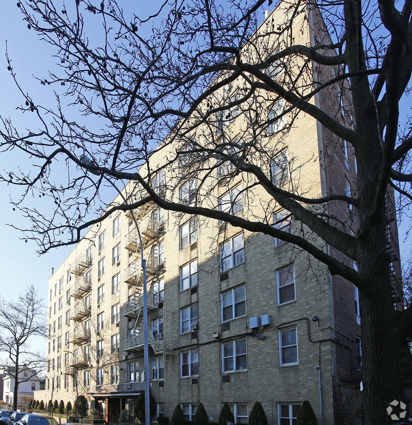 Building Photo - 250-251 E 29th St