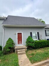 Building Photo - 1150 Horsemans Ln