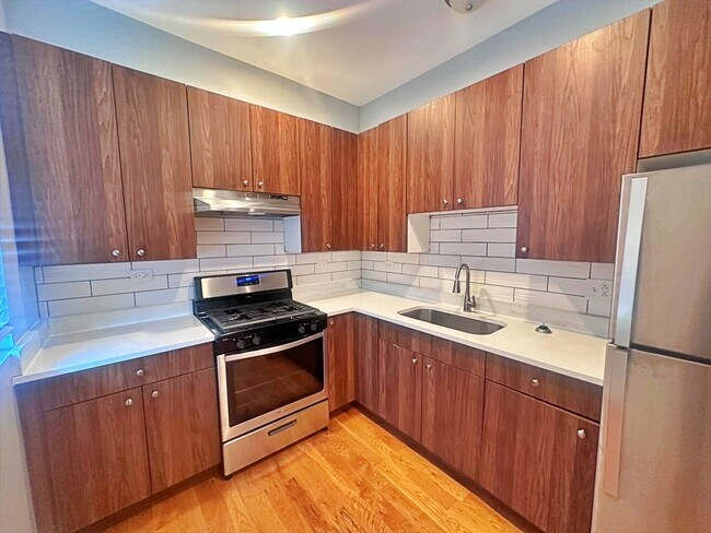 Foto del edificio - 348 E 50th St