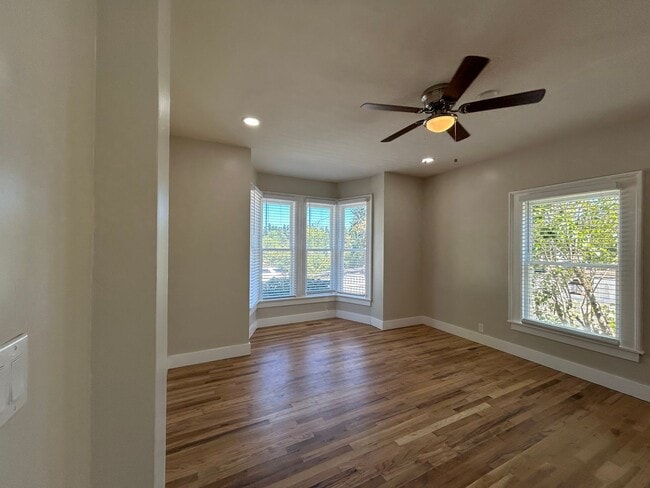 Building Photo - Vintage Aesthetic Meets Modern Glow-Up! Yo...