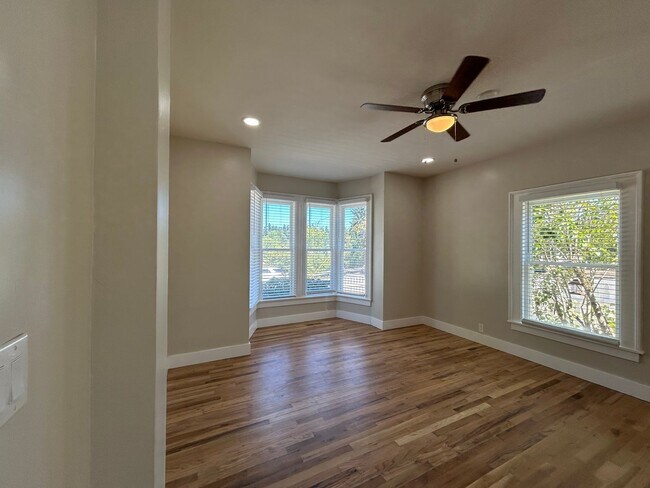 Foto del edificio - Vintage Aesthetic Meets Modern Glow-Up! Yo...