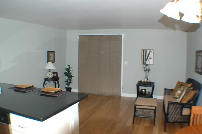 Foto del edificio - Longfellow Creek Condos