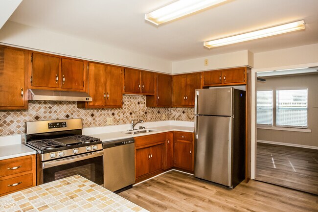 Foto del edificio - 1705 Randall Rd
