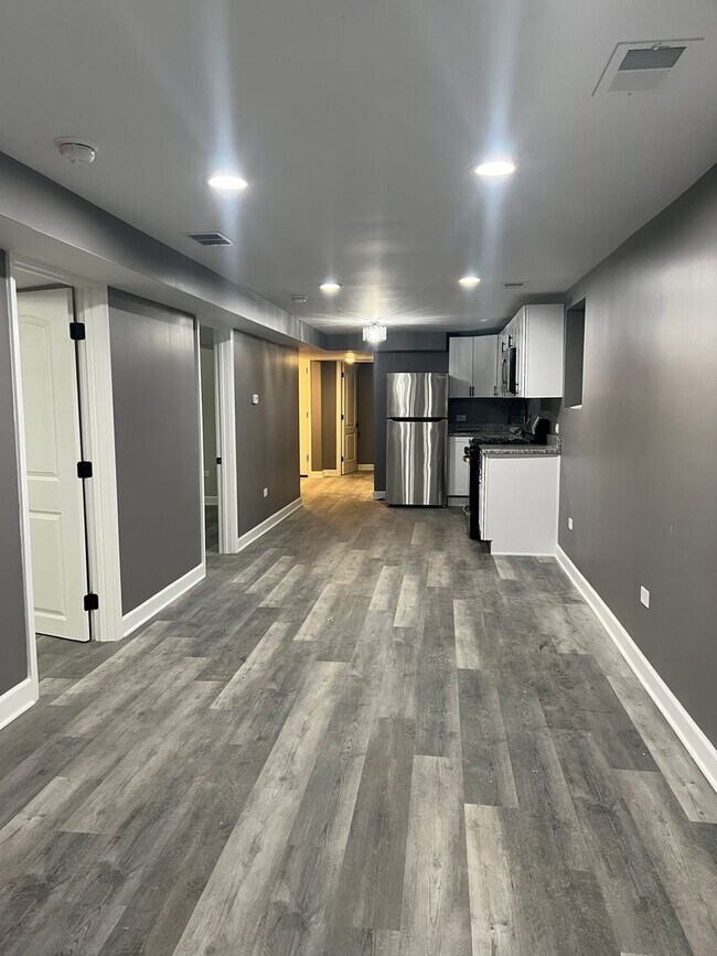 Foto del edificio - 1355 S Springfield Ave