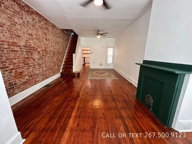 Building Photo - 2049 E Cambria St