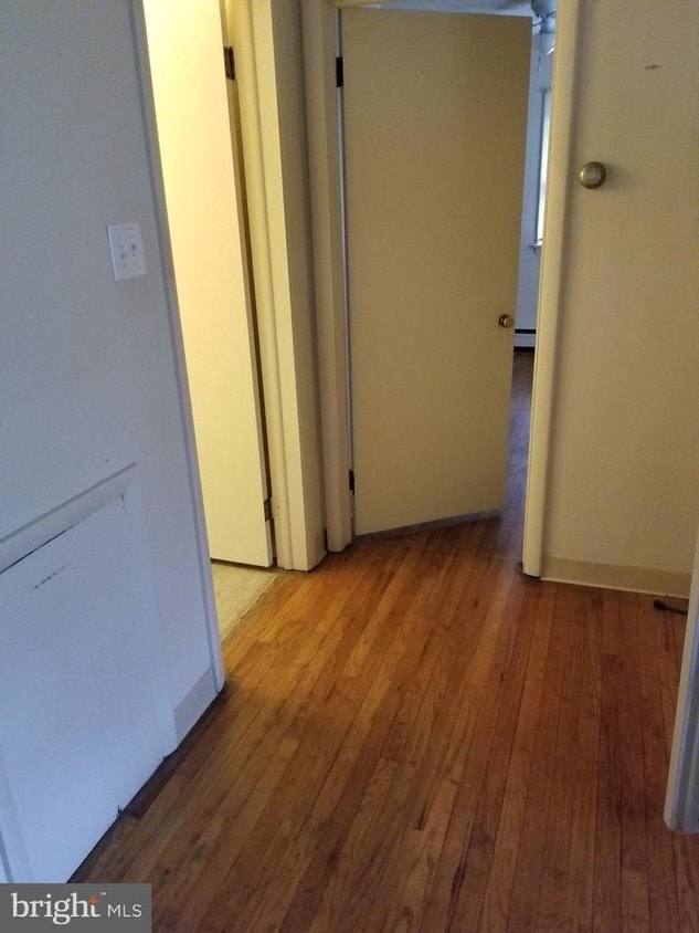 691 Garden Dr Unit 4, Harrisburg, PA 17111 Room for Rent in