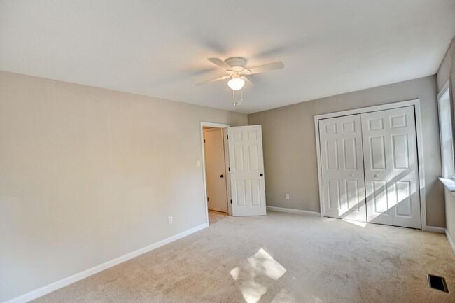 Foto del edificio - 2520 Longleaf Ct