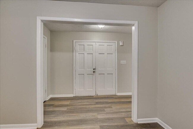 Foto del edificio - 2504 Stonehedge Ct