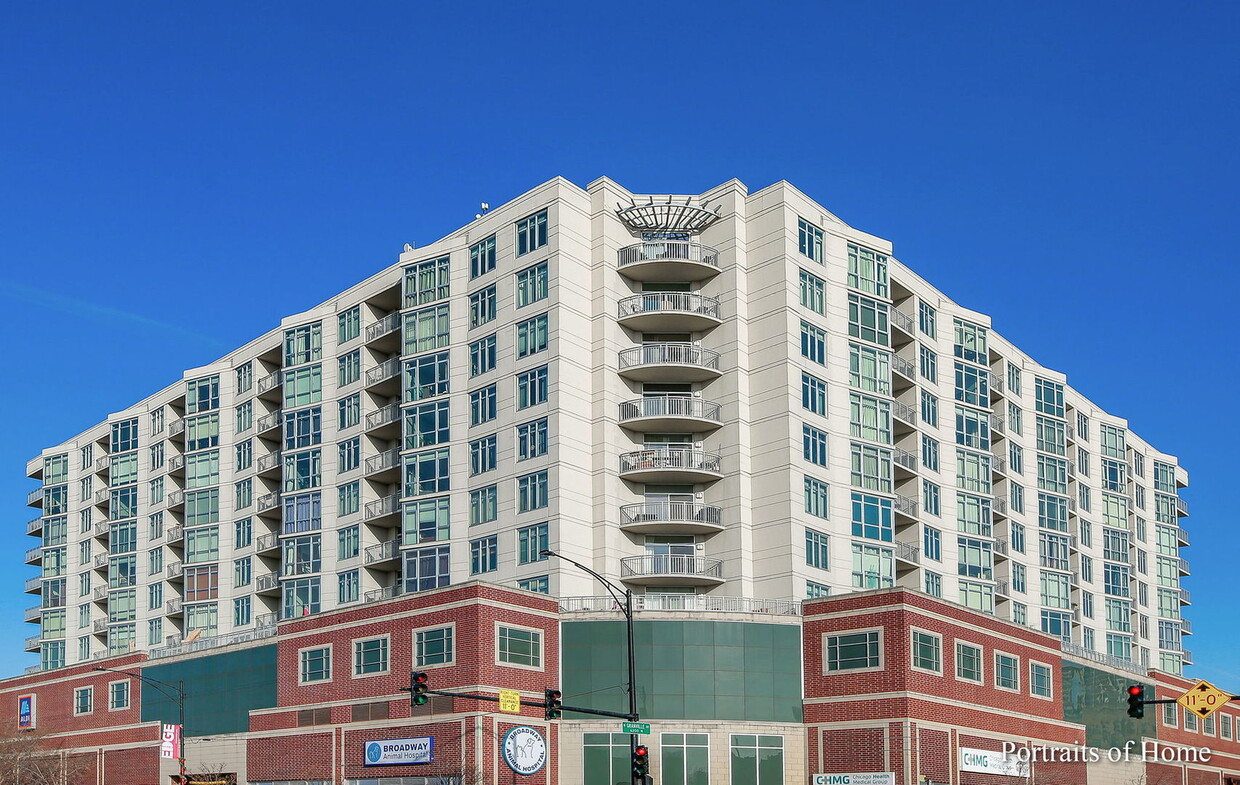 Primary Photo - 1134 W Granville Ave