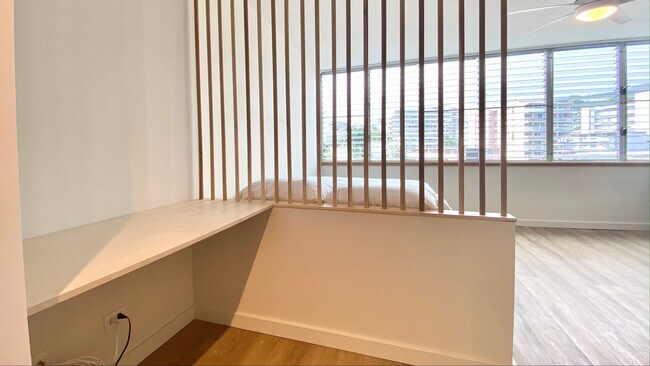 Foto del edificio - Renovated Studio - Utilities INCLUDED Available in Punahou Gardens!!