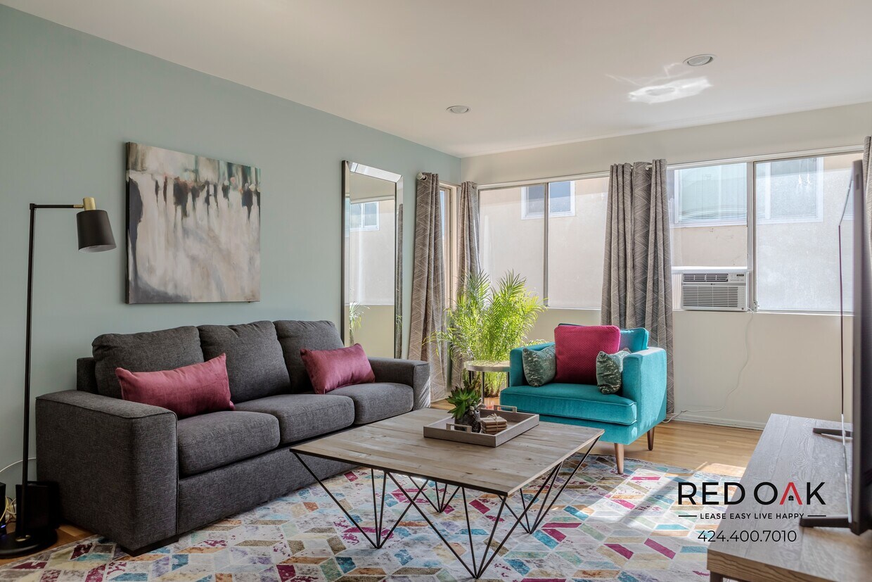 Foto principal - 1437 S Sherbourne Dr