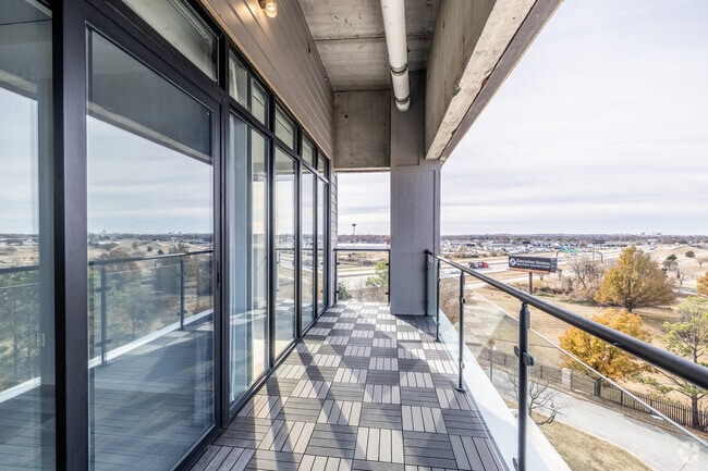 2BR, 2BA - 972SF - B5-Corner Unit - Balcony - The Tulsan at Midtown
