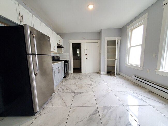 480 Kennedy 2R - 476 Kennedy Blvd