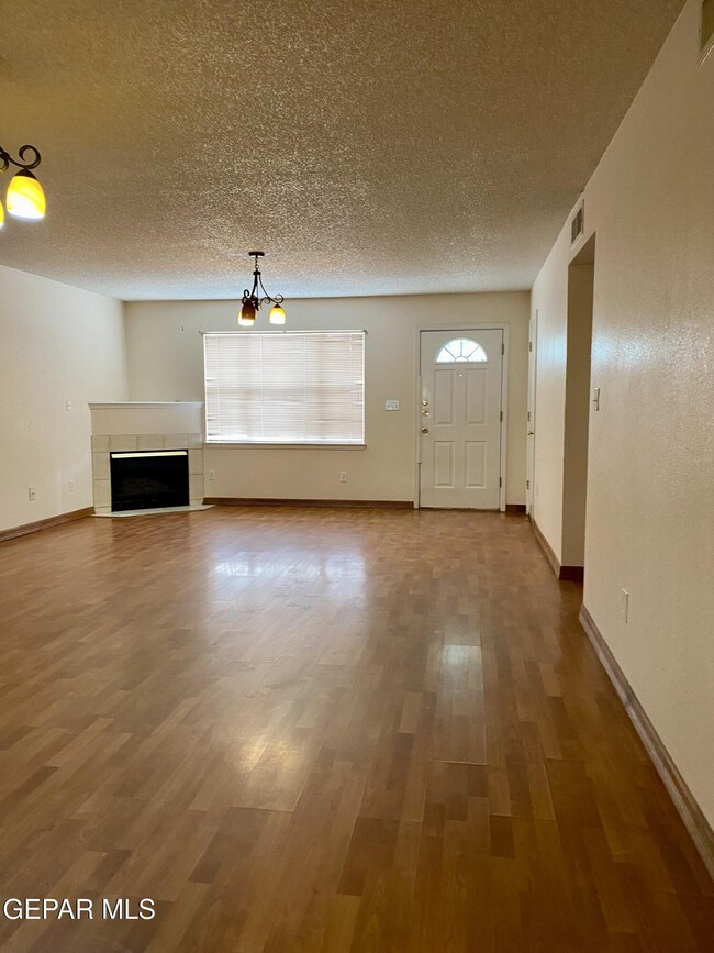 Building Photo - 2205 King James Pl