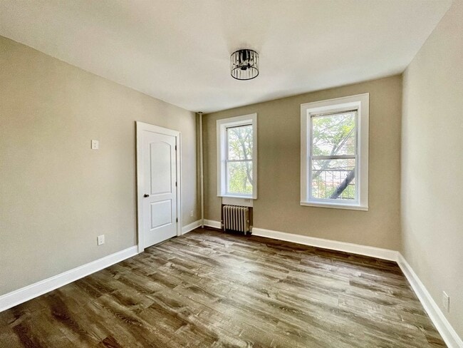 Building Photo - 211 64th St