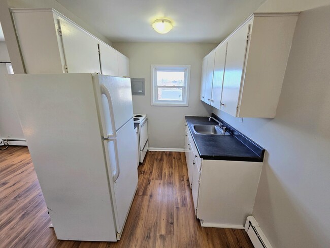 Building Photo - 51 Wright St