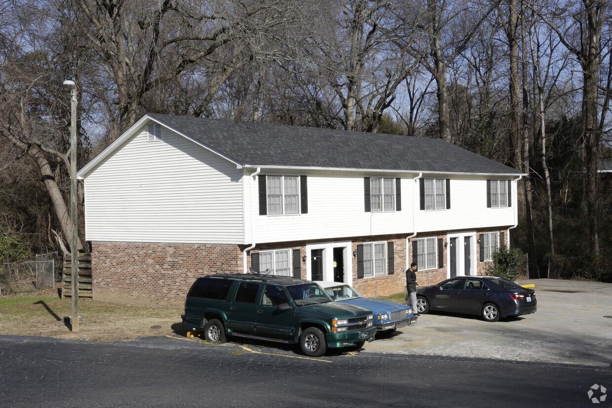 Primary Photo - Cliffwood Terrace Townhouse Apartments