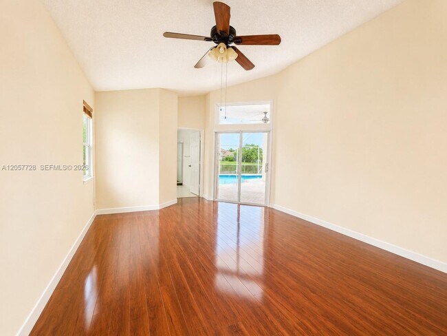 Foto del edificio - 1041 Cedar Falls Dr