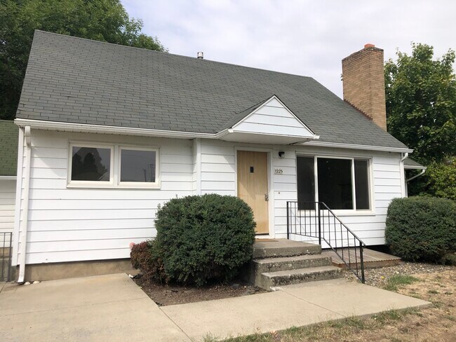 Foto del edificio - 1225 NE Orchard Dr