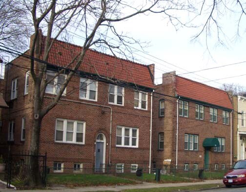 Building Photo - 118 S 12th Ave