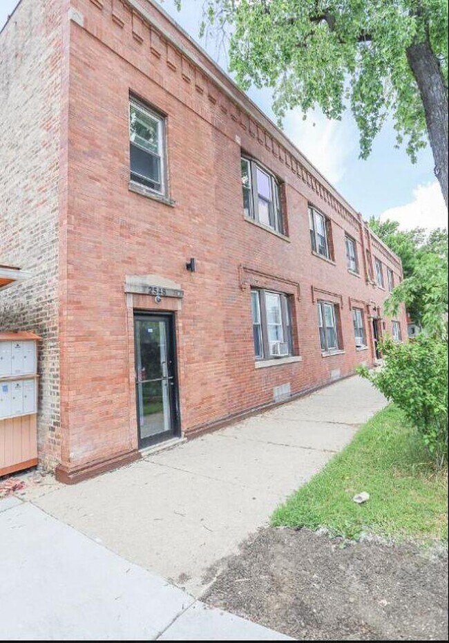 Foto del edificio - 1 bedroom in Chicago IL 60639