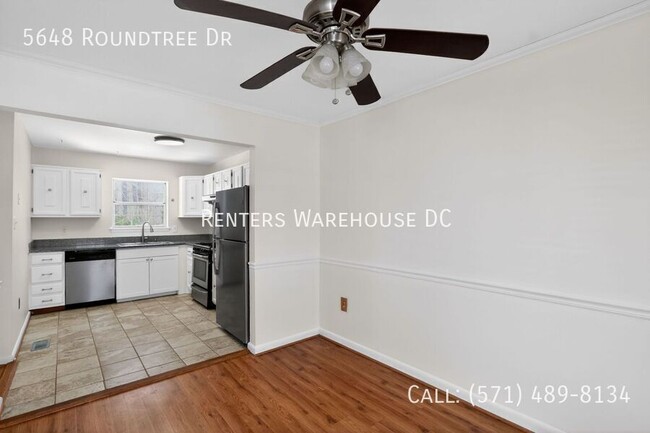 Building Photo - 5648 Roundtree Dr