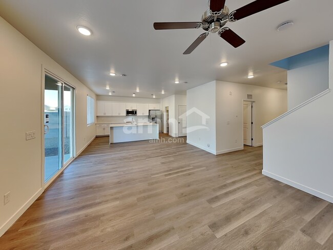 Foto del edificio - 12532 W Flynn Ln