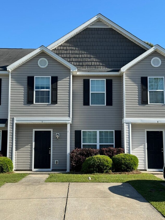 13 Newport Square Ct Unit 13 NSC, Port Wentworth, GA 31407 Room for