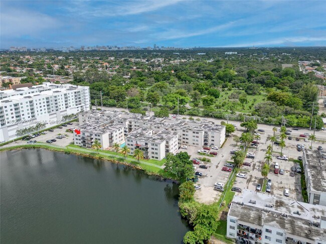 Foto del edificio - 5501 NW 7th St