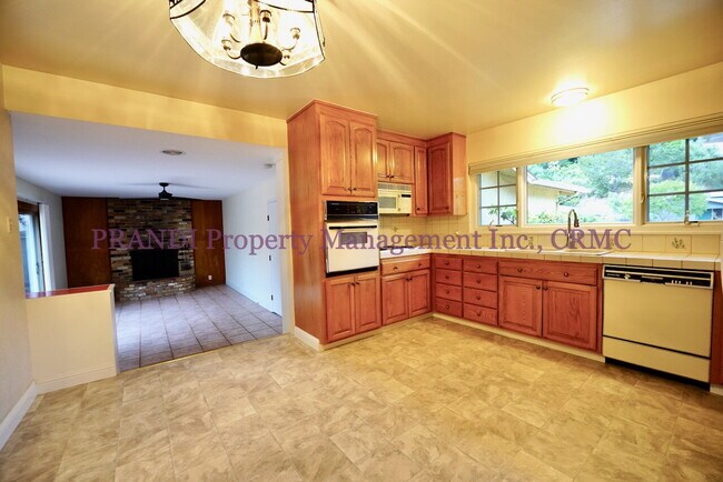 Building Photo - Terra Linda Home, Near Park with Large Bac...