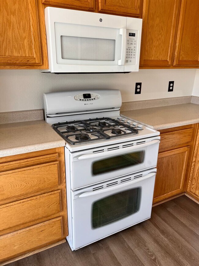 Foto del edificio - 3-bedroom Fernley home