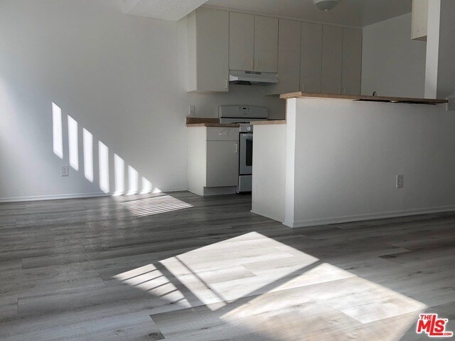 Building Photo - 710 Crenshaw Blvd