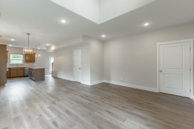 Foto del edificio - 4688 Heiskell Dr