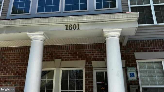 Building Photo - 1601 Homeland Dr