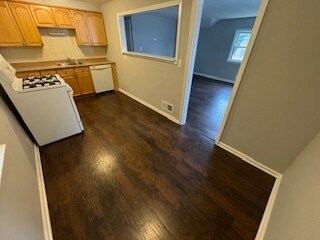 Kitchen - 17-36 11th St