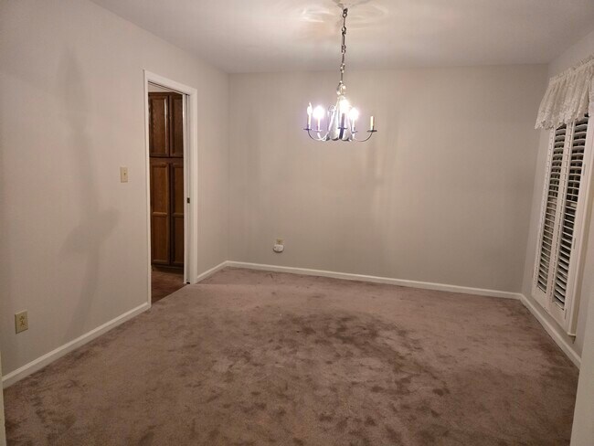 Foto del edificio - 11015 S Ford Rd