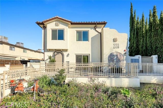 Foto principal - 1228 Temple City Blvd