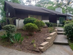 Building Photo - 1145 Northshore Dr