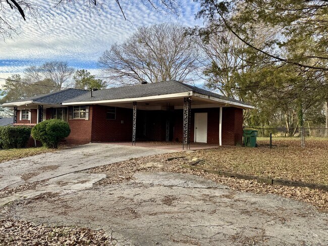 Foto del edificio - 556 Lamar Dr