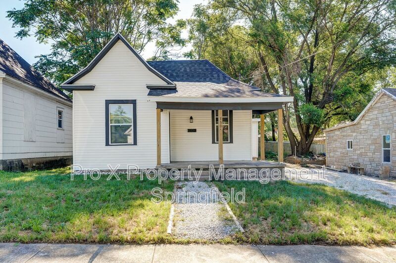 Primary Photo - 750 S New Ave