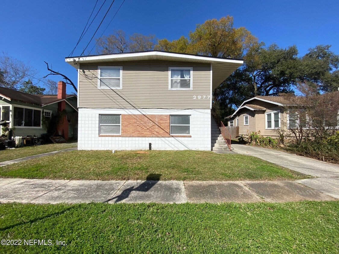 Primary Photo - 2977 Collier Ave