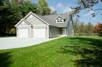 Building Photo - 1521 Meadowbrook Blvd