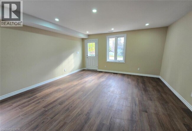 Photo du bâtiment - 32 Mill St